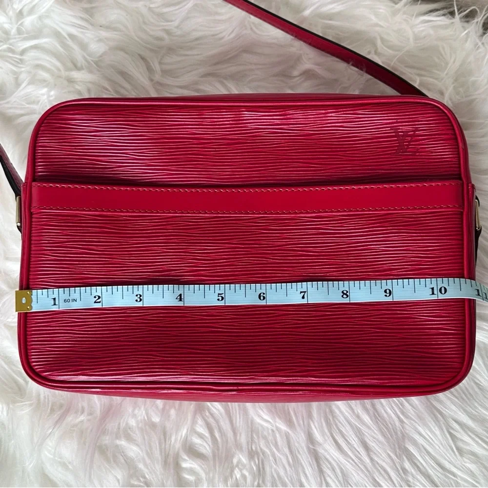 Louis Vuitton Trocadero in Red EPI Leather - Picture 14 of 16